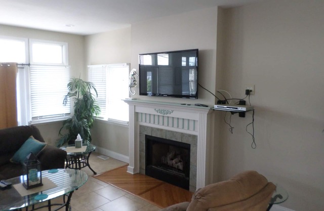 Se admiten mascotas de 4 habitaciones y 3 baños condominio justo detrás de la playa en Ocean City, NJ.