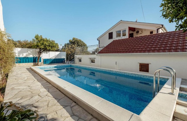 Pet Friendly Apartment In Herceg Novi With Wifi