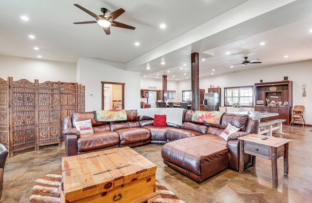 Pet-Friendly Lingle Ranch w/ Deck on 60 Acres!