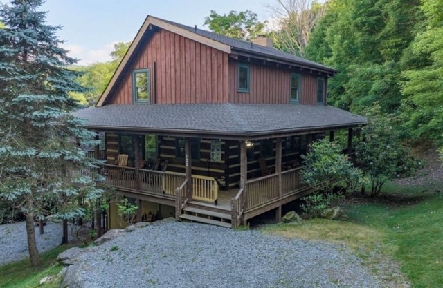 Pet-Friendly, Family-Friendly cabin close to Sugar Mt, Banner Elk, Beech, Boone