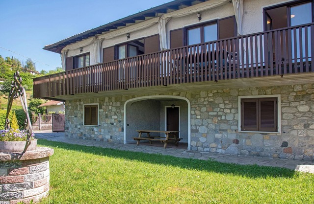 Casa de vacaciones "Villa Olga Lago Maggiore" con jardín y balcón; mascotas permitidas