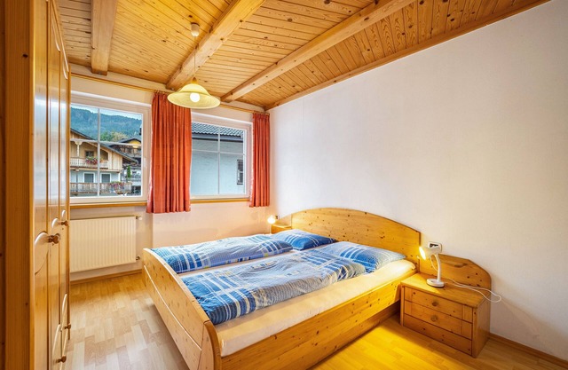 Apartamento vacacional que admite mascotas 'Kuenz Dolomiten Drau' con vistas a la montaña