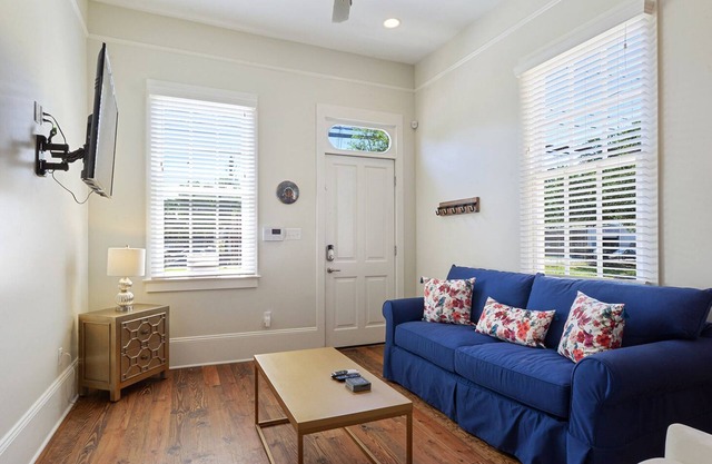 "1 Mile from the French Quarter for Large Groups - Cinco Habitaciones Casa, Capacidad 10