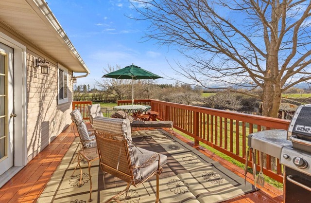 Pet Friendly Home with Fishing Access and Fire Pit