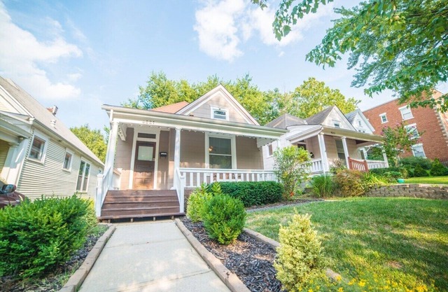 Adorable casa en el corazón de Kansas City a pie de Westport!