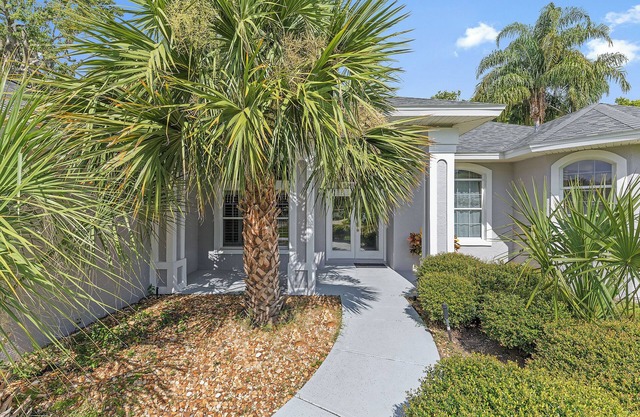 ¡Nuevo en VRBO! Luminoso y brillante, casa de 4 dormitorios renovada en Cozy Port Orange Community
