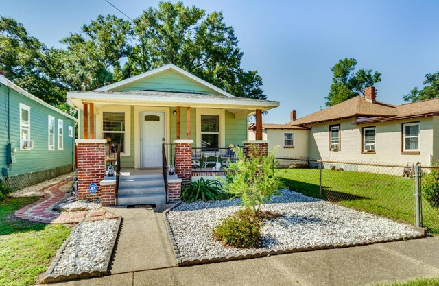 Pet-Friendly Pensacola Home with Patio and Yard!