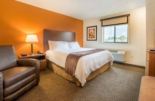 Pet-Friendly Stay w/ Kitchen Near Moss Mansion, Trails & Downtown Billings