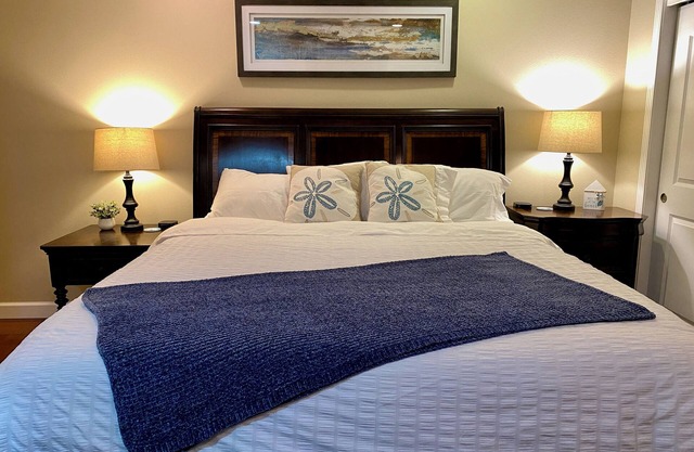 Pet-Friendly 3BR Home, Sleeps 8 – Near Beaches & Destin - Emerald Sand Dollar
