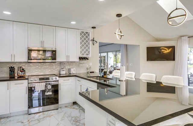 Pet-Friendly Wellington Home: On-Site Lake Access!