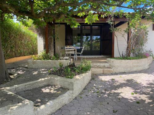 Petit pavillon pour 6 personnes dans une résidence avec piscine