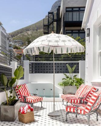 Petit Pineapple House