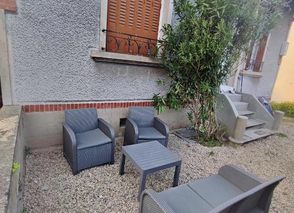 Petite maison avec jardin