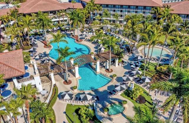 PGA National Resort Golf Cottage! Centrally located in Sunny Palm Beach Florida