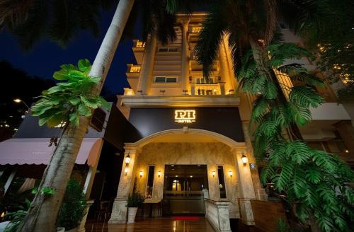 PH Hotel Near SECC Phu My Hung