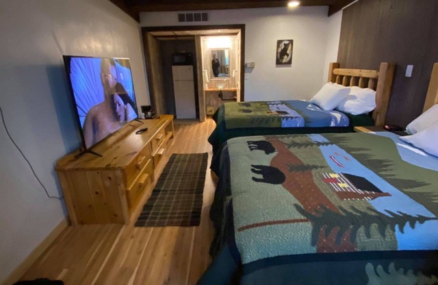 Phelps Lakeview Lodge Room #1 - Pet Friendly