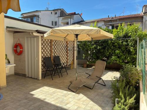 Piano terra con giardino, vicino al mare