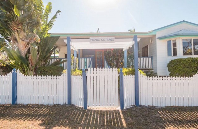 Picnic Cottage, Picnic Bay Magnetic Island