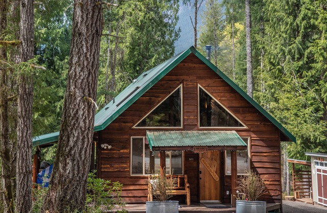 Pine Lodge *** Capacidad 12 * WIFi * Jacuzzi privado * Se aceptan mascotas