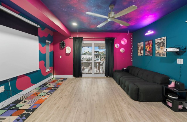 Pink Pony Villa – Waterfront Escape w/ Pool, Studio & Themed Rooms