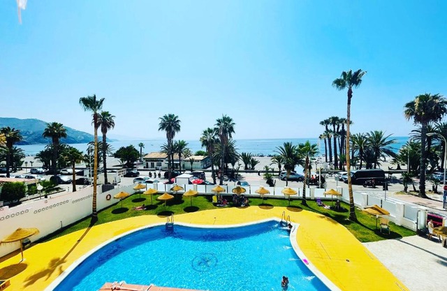 PLAYA Y PISCINA Velilla Park PONDOS