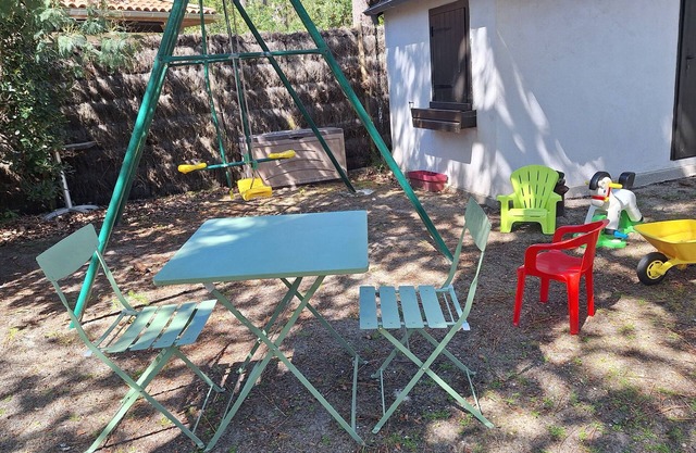 Pleasant 6-person house close to the beach