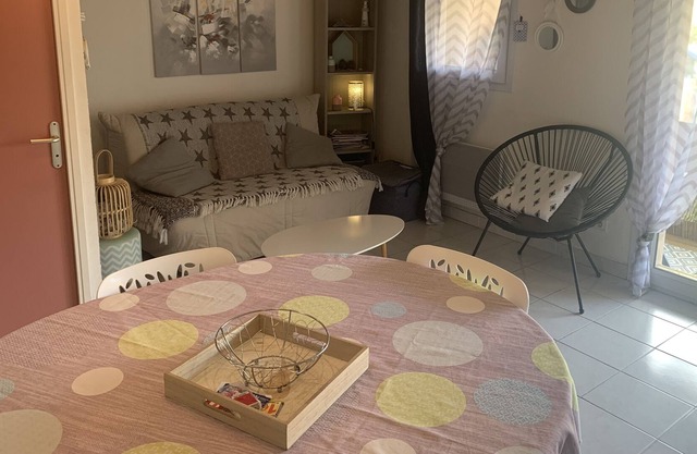 PLEASANT AIR-CONDITIONED HOUSE NEAR SEA WITH BEACH ACCESS 150M