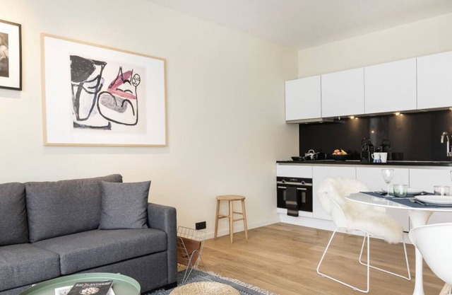 Pleasant Stay in Downtown Antwerp! 3 Apartment-like Units w/ Full Kithcens