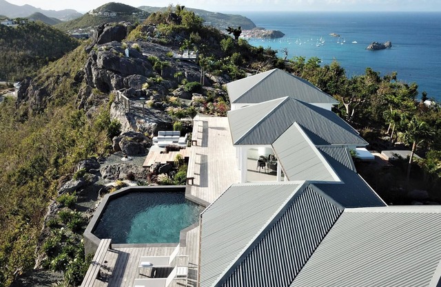 Impresionante villa de 2 dormitorios, piscina de borde infinito curvada, sauna, alquiler de coches, Wi-Fi gratuito, desayuno