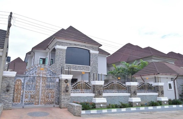 Plot 400 Luxury Apartments