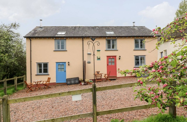 Plum Cottage, CREDITON