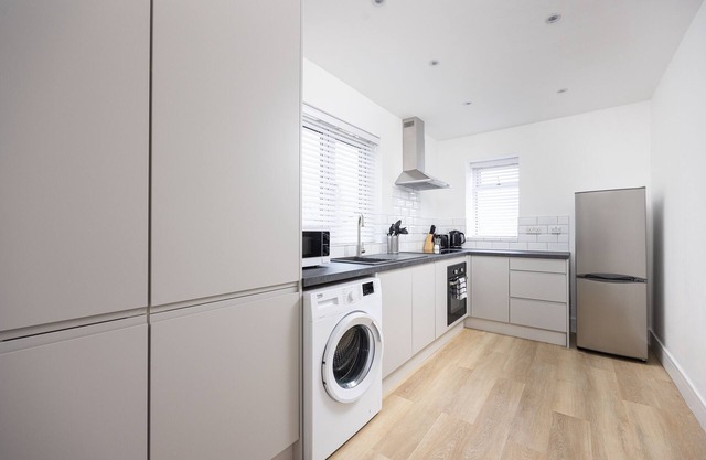 Plymouth City Centre Apartment-Sleeps 4