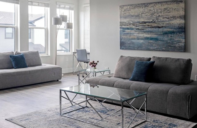 Pointe 2BD w/ Den 2 - Dos Habitaciones Piso, Capacidad 4