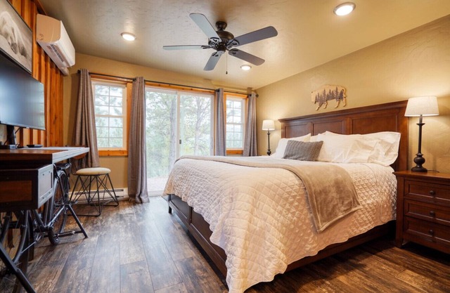 Ponderosa Cabin at Highland Meadows