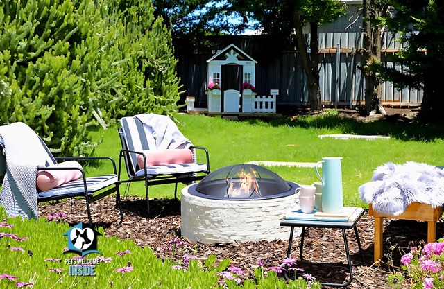 Pool & Beach Retreat. Relax & Unwind at Good Times