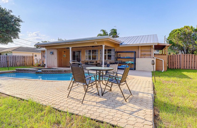 Pool, Game Room & Fire Table: Stuart Oasis