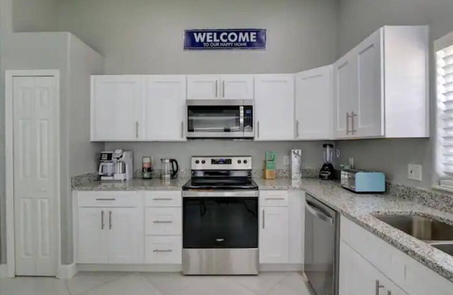 Pool home 5 miles to Disney! Great for families!
