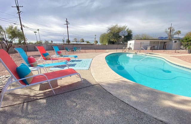 Pool / Hot Tub / 3 BR / 3 BA / Huge Yard / Fenced