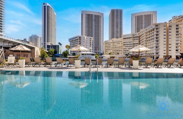 Pool|Infinity View Balcony+ Gym+ Near Beach