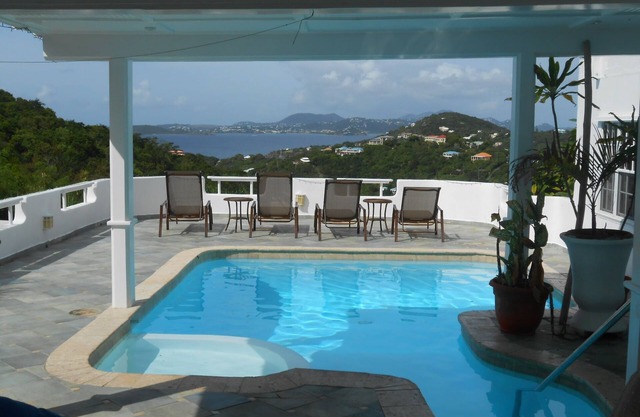 2br junto a la piscina con Buena Vista puesta del sol