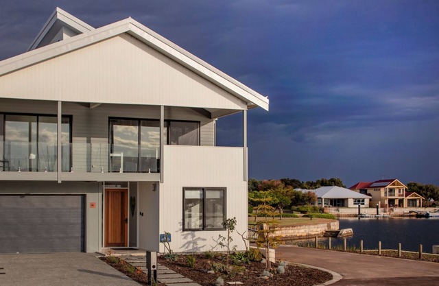 Port Lane Holiday Home