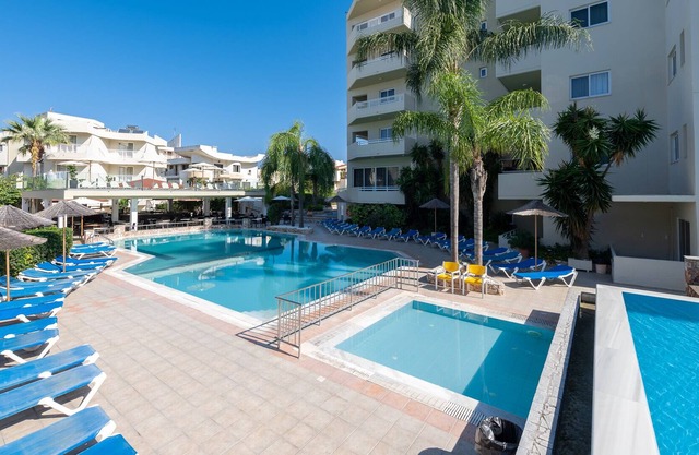 Poseidonia Hotel Apartments