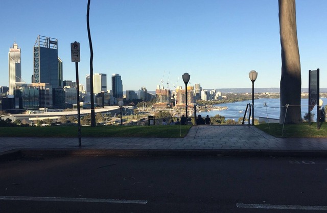 2bedroom premium 5*location kings park with courtyard early checkin n