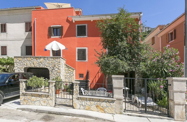 Casa premium con terraza en la azotea y vista despejada al mar