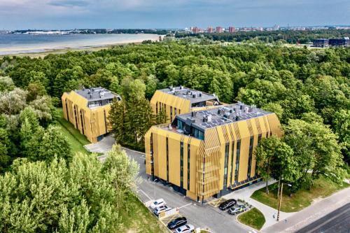 Premium Seaside Escape with Forest View and Free Parking