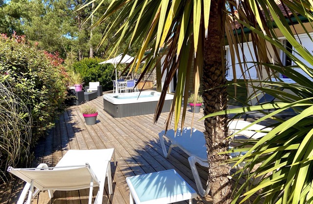 BONITA VILLA JACUZZI CON CALEFACCIÓN, WIFI, renovado 2018 frente al golf LACANAU-OCEAN 6 p
