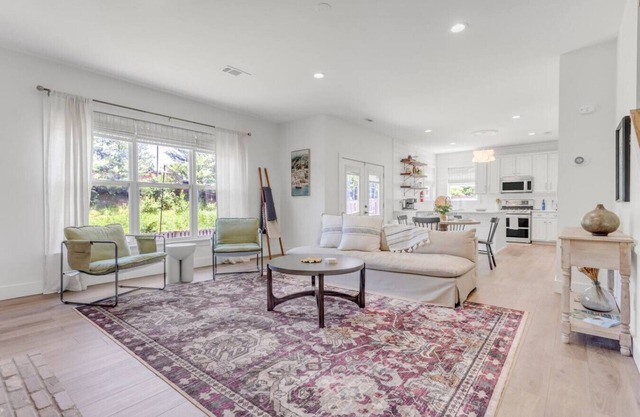 Pristine 4BR w/ Fire Pit, Walk to Starbucks & Swig
