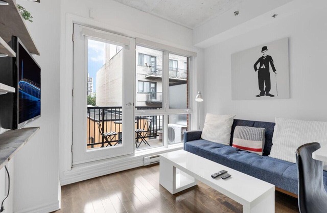 Pristine Parc Avenue Pad