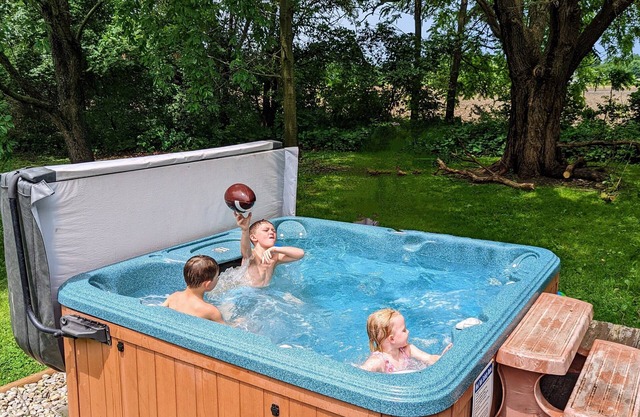 Gran casa renovada! ¡Cerca de Cedar Point, Sports Force Park e Islands! BAÑERA DE HIDROMASAJE