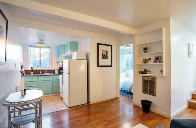 Garden Oasis Cozy Home Near Bart, Shop with Parking
